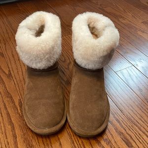 Bearpaw boots size 9